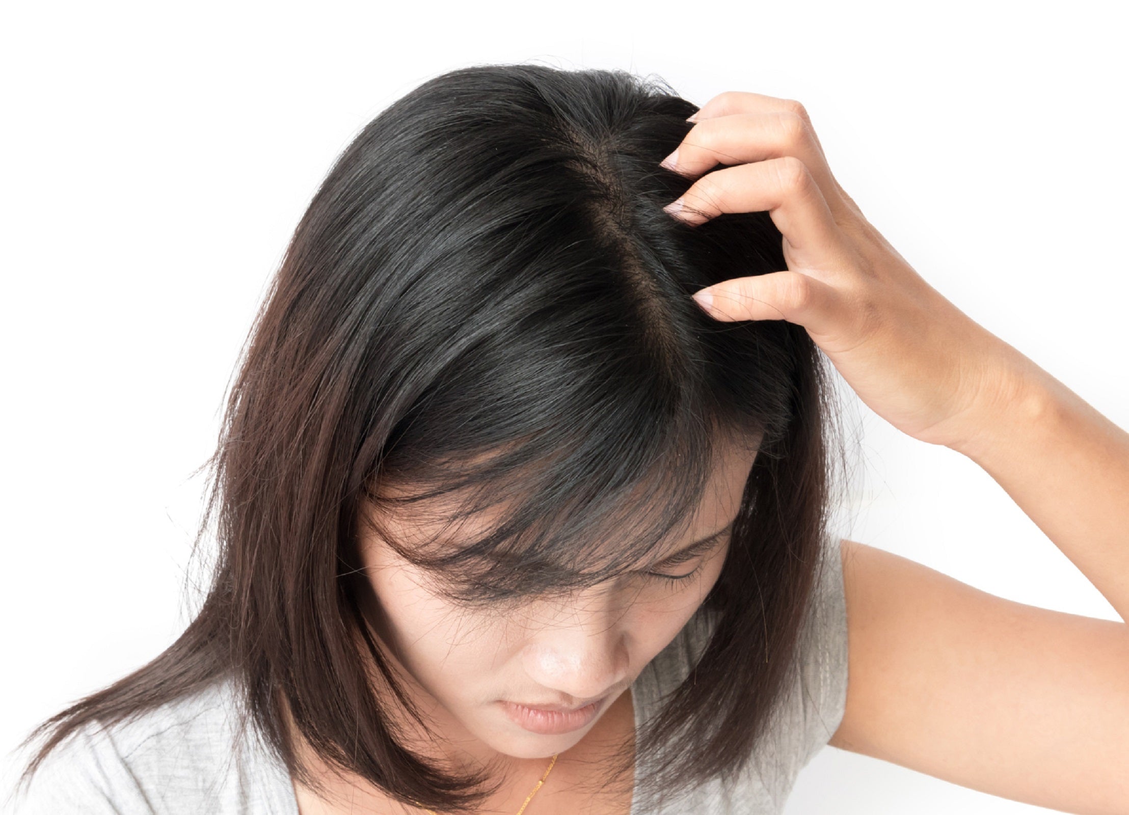 5 Tips and 5 Steps to Combat Scalp Dryness